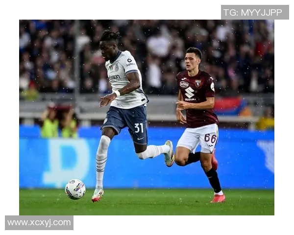 足球明星寻母之旅感人瞬间汇聚温暖与力量的照片分享