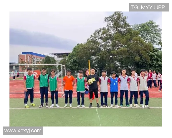 足球明星小孩儿的成长之路与梦想追逐的精彩故事