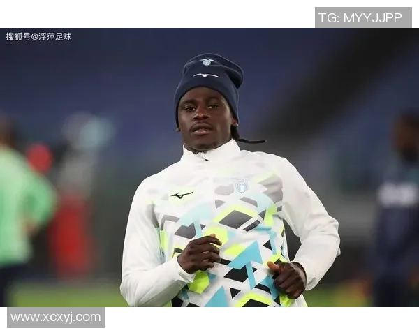 足球明星意外曝光私密照片引发热议球迷反应各异 足球明星意外曝光私密照片引发热议球迷反应各异