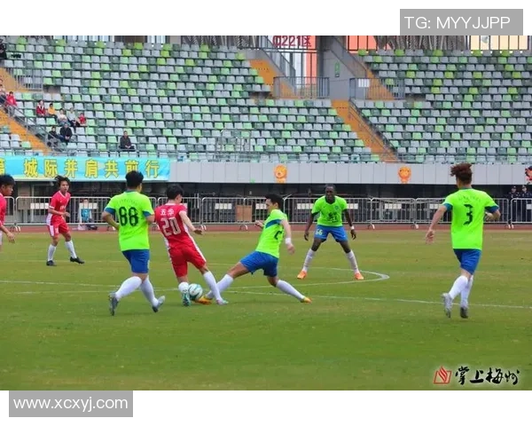 足球明星旋转挑战赛精彩瞬间集锦展现球技与魅力的完美结合 足球明星旋转挑战赛精彩瞬间集锦展现球技与魅力的完美结合