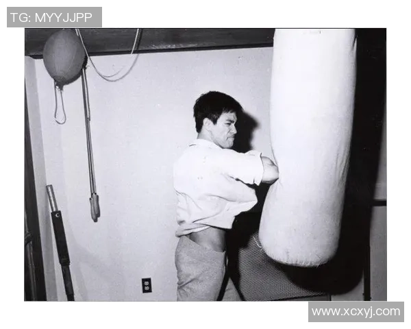 足球明星李小龙的精彩瞬间与传奇人生照片回顾 足球明星李小龙的精彩瞬间与传奇人生照片回顾