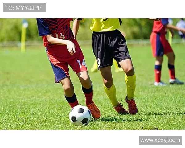 足球明星滑行动作精彩瞬间全景展示与分析