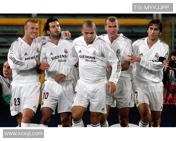 足球明星科斯罗纳尔多的辉煌历程与传奇瞬间回顾 足球明星科斯罗纳尔多的辉煌历程与传奇瞬间回顾