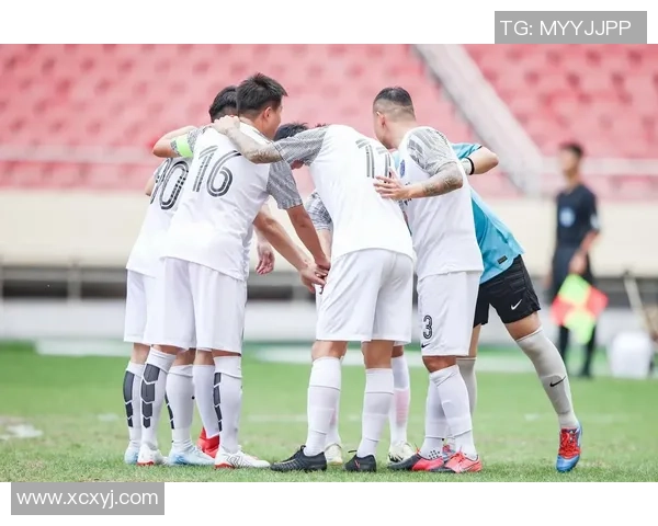 足球明星直播吸引网友热议互动精彩瞬间引发热情讨论 足球明星直播吸引网友热议互动精彩瞬间引发热情讨论