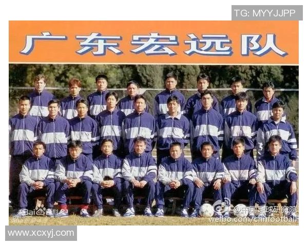 足球明星签名的独特风格与背后故事揭秘